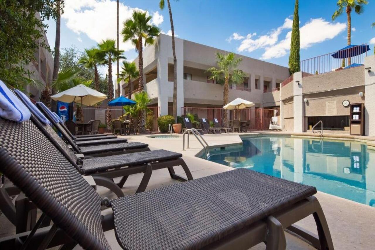 Best Western Innsuites Tucson Foothills Hotel & Suites Casas Adobes Экстерьер фото